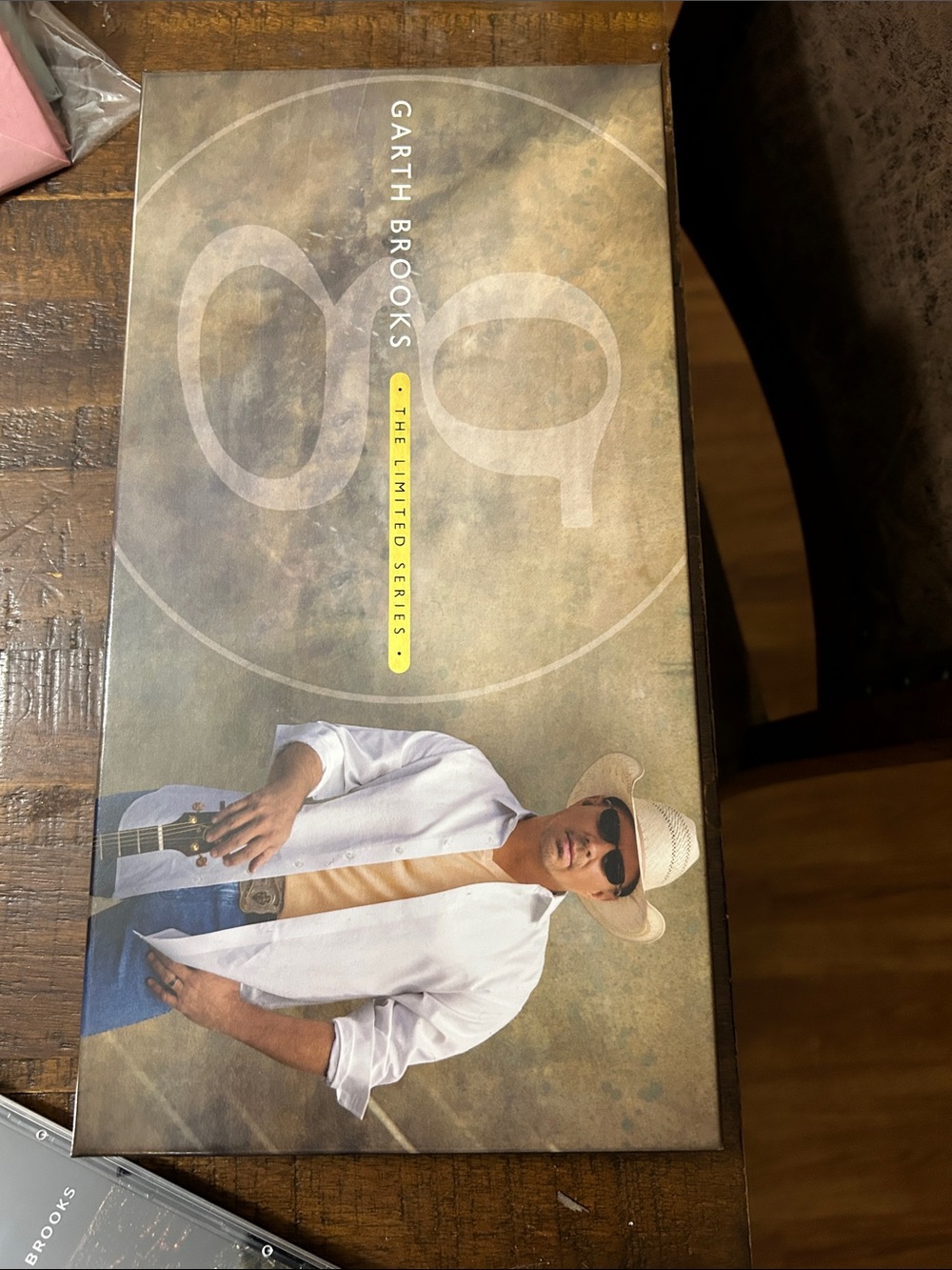 Garth Brooks - The Limited Series (Beige)